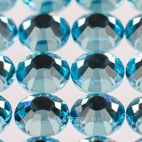 YHB 28 ss16 Aqua Bohemica HF 105